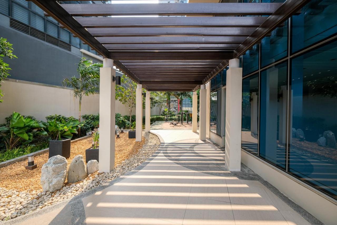 Modern 1Br In Uptown Bgc Aparthotel Taguig Exterior foto