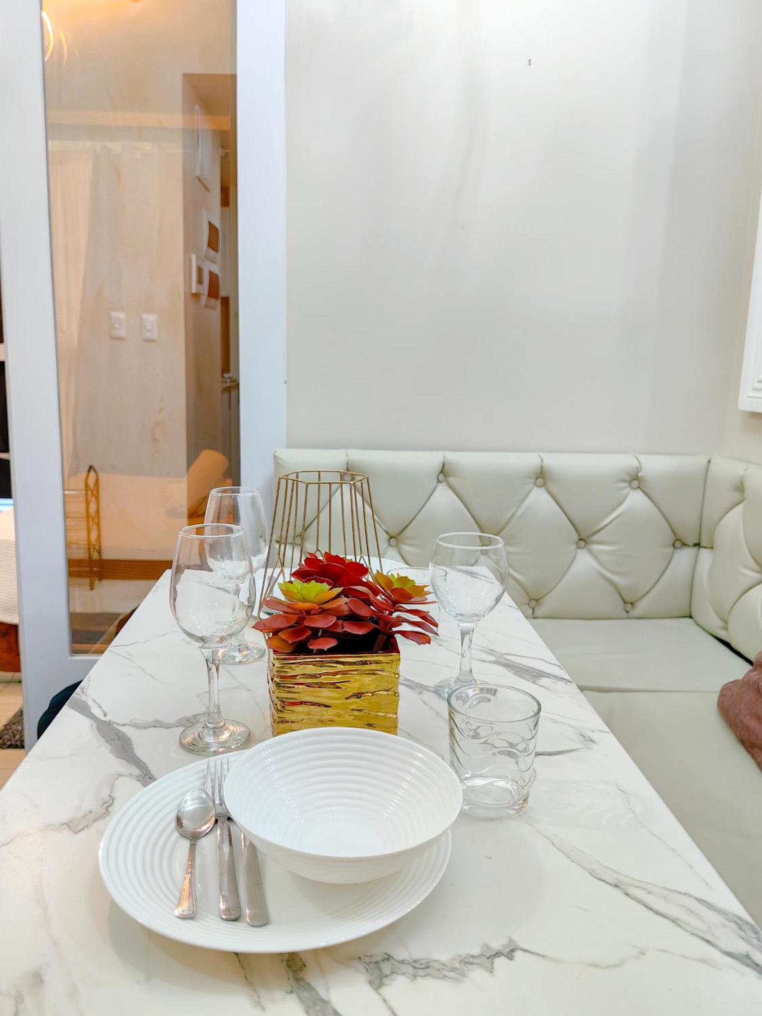 Modern 1Br In Uptown Bgc Aparthotel Taguig Exterior foto